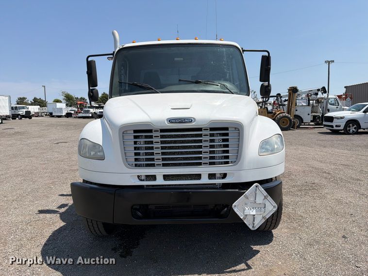 image for item FB5041 2012 Freightliner Business Class M2 fuel / lube truck