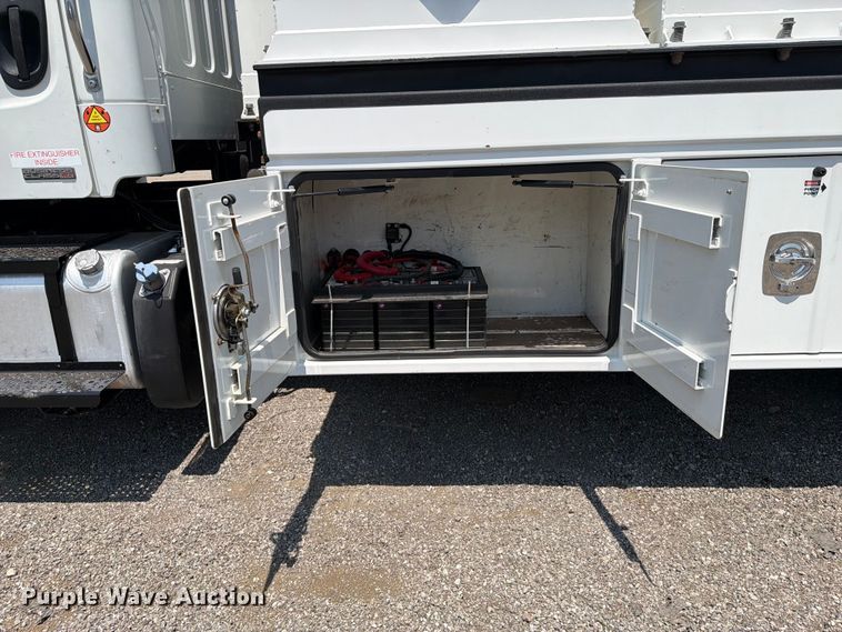 image for item FB5041 2012 Freightliner Business Class M2 fuel / lube truck