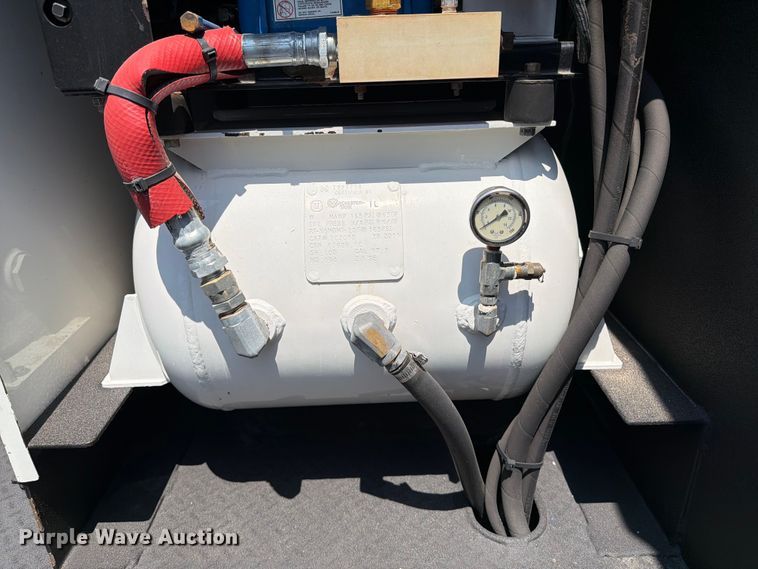 image for item FB5041 2012 Freightliner Business Class M2 fuel / lube truck