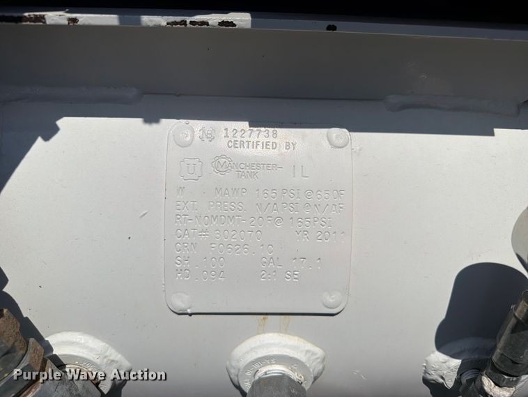 image for item FB5041 2012 Freightliner Business Class M2 fuel / lube truck