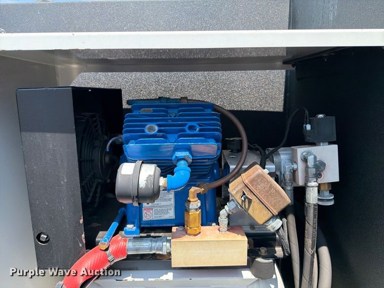 image for item FB5041 2012 Freightliner Business Class M2 fuel / lube truck
