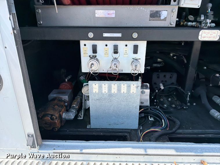 image for item FB5041 2012 Freightliner Business Class M2 fuel / lube truck