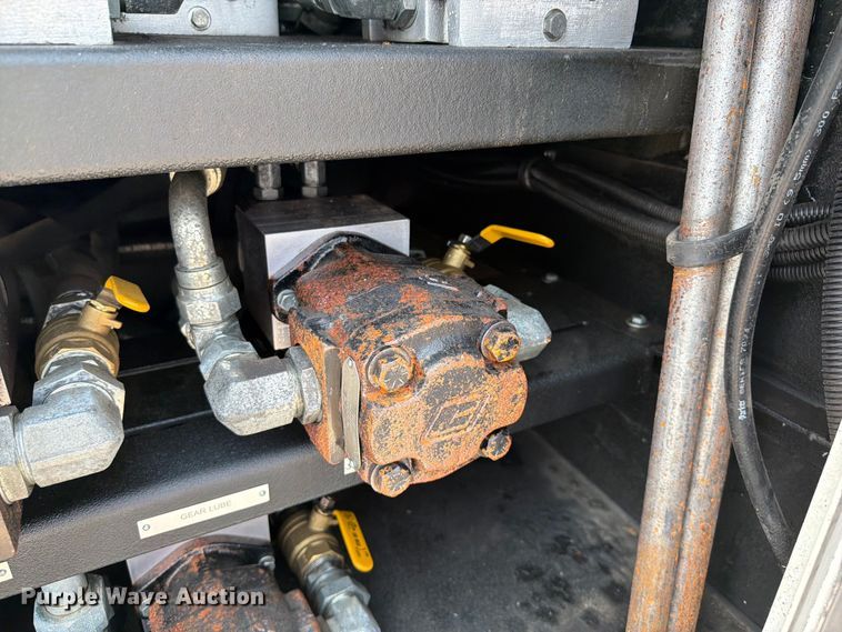 image for item FB5041 2012 Freightliner Business Class M2 fuel / lube truck