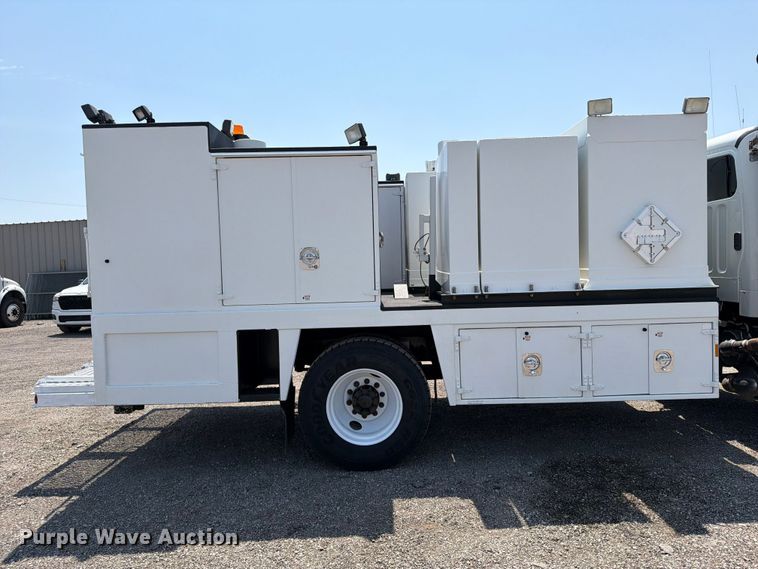 image for item FB5041 2012 Freightliner Business Class M2 fuel / lube truck