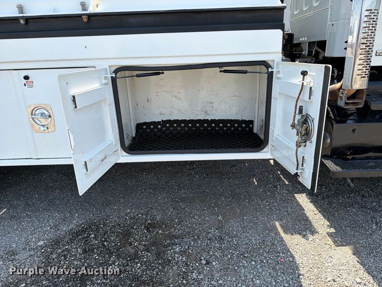 image for item FB5041 2012 Freightliner Business Class M2 fuel / lube truck