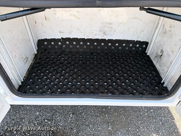 image for item FB5041 2012 Freightliner Business Class M2 fuel / lube truck