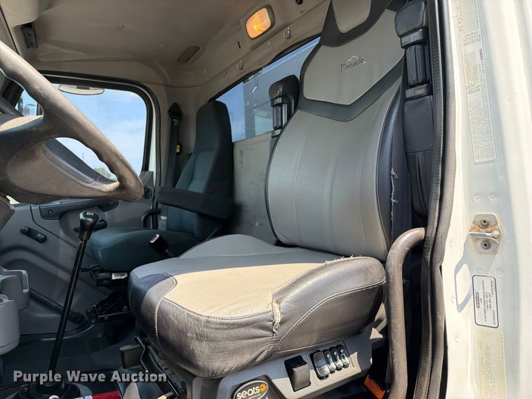 image for item FB5041 2012 Freightliner Business Class M2 fuel / lube truck