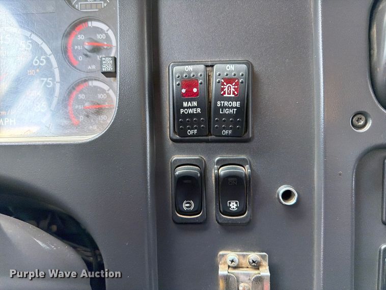 image for item FB5041 2012 Freightliner Business Class M2 fuel / lube truck