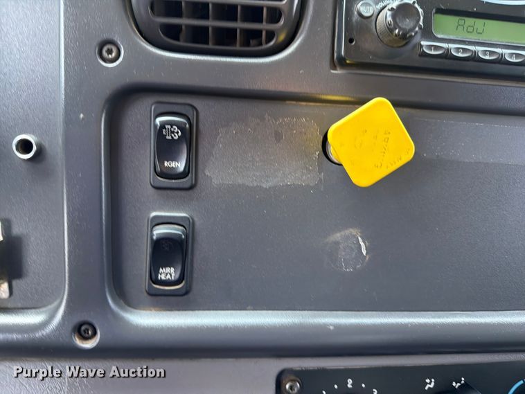 image for item FB5041 2012 Freightliner Business Class M2 fuel / lube truck