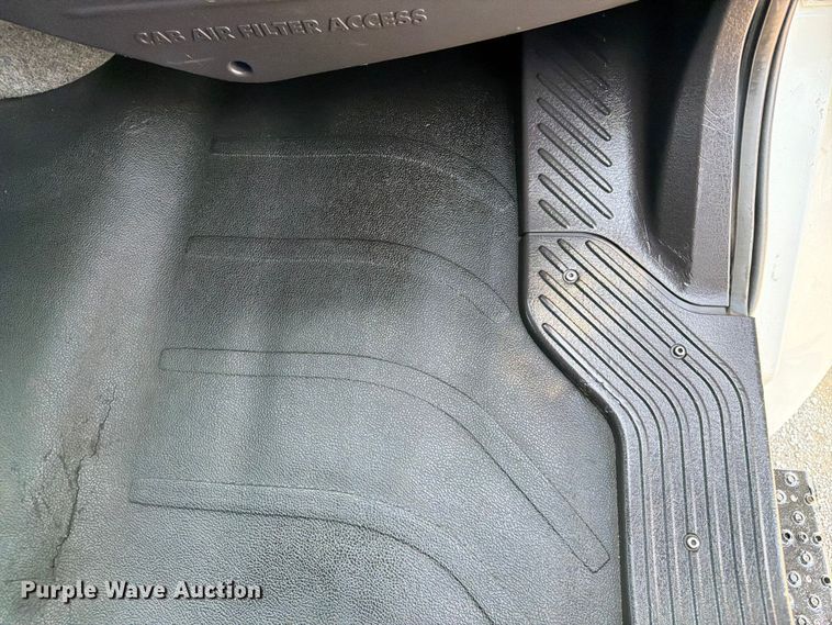 image for item FB5041 2012 Freightliner Business Class M2 fuel / lube truck