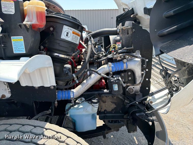 image for item FB5041 2012 Freightliner Business Class M2 fuel / lube truck