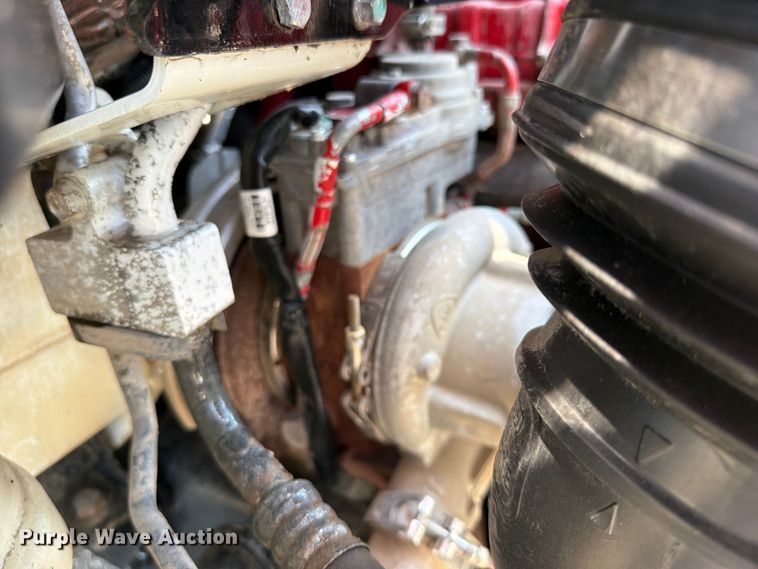 image for item FB5041 2012 Freightliner Business Class M2 fuel / lube truck