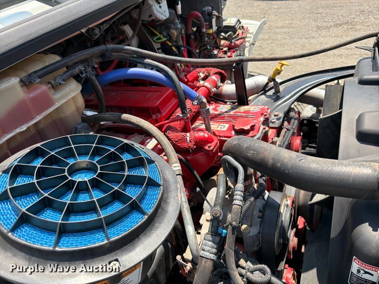 image for item FB5041 2012 Freightliner Business Class M2 fuel / lube truck