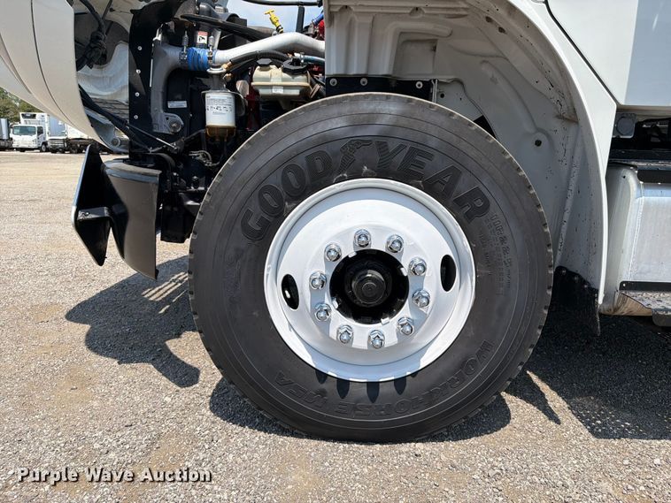 image for item FB5041 2012 Freightliner Business Class M2 fuel / lube truck