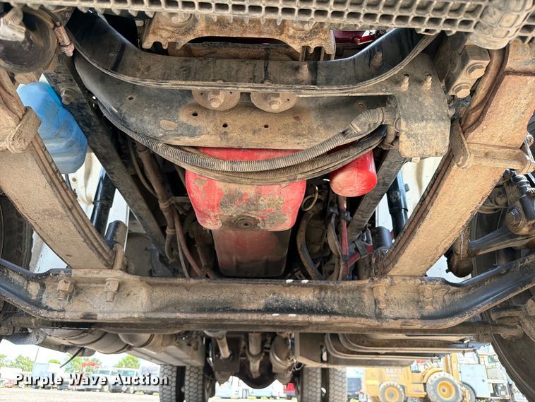 image for item FB5041 2012 Freightliner Business Class M2 fuel / lube truck