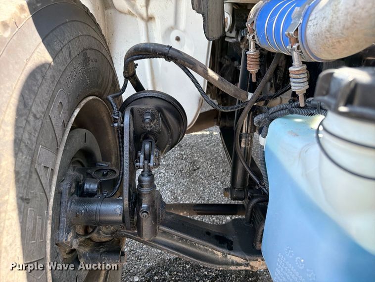 image for item FB5041 2012 Freightliner Business Class M2 fuel / lube truck