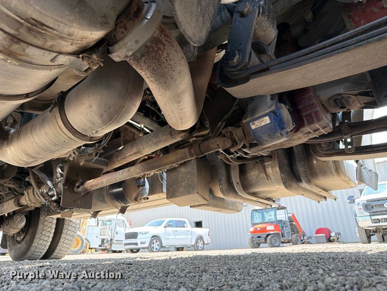 image for item FB5041 2012 Freightliner Business Class M2 fuel / lube truck