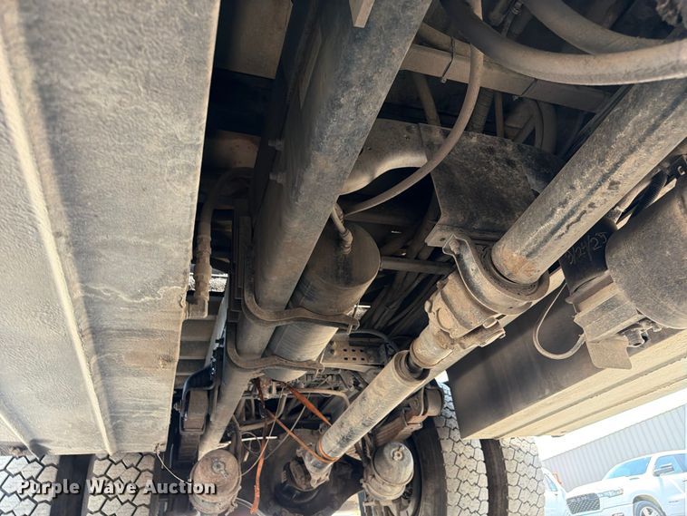 image for item FB5041 2012 Freightliner Business Class M2 fuel / lube truck