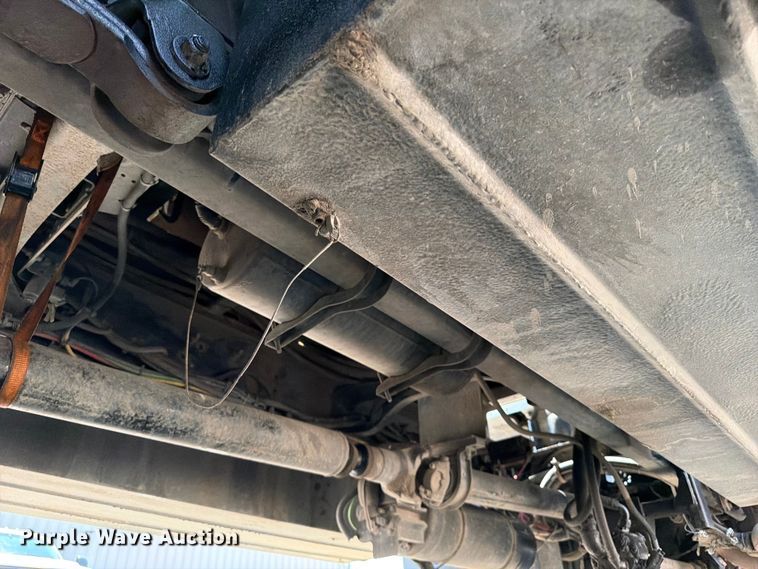 image for item FB5041 2012 Freightliner Business Class M2 fuel / lube truck