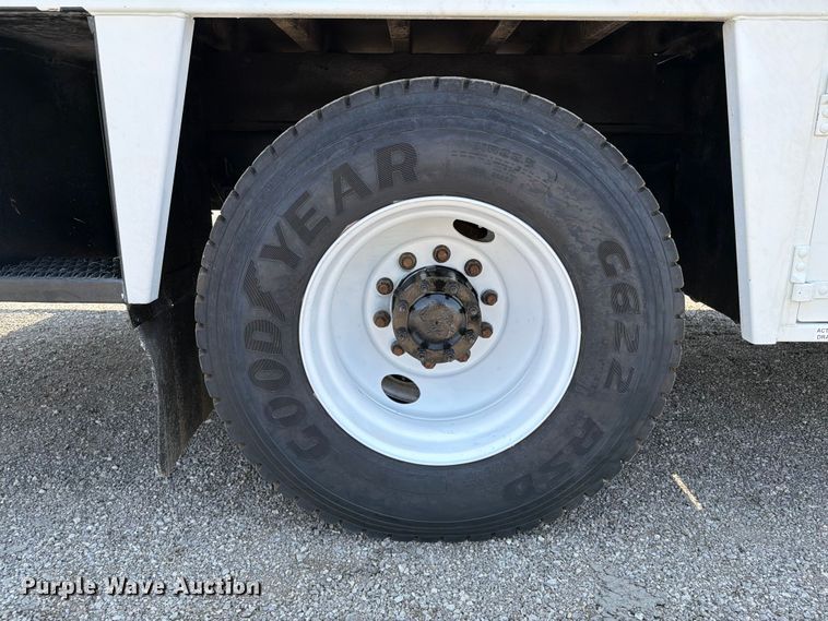 image for item FB5041 2012 Freightliner Business Class M2 fuel / lube truck