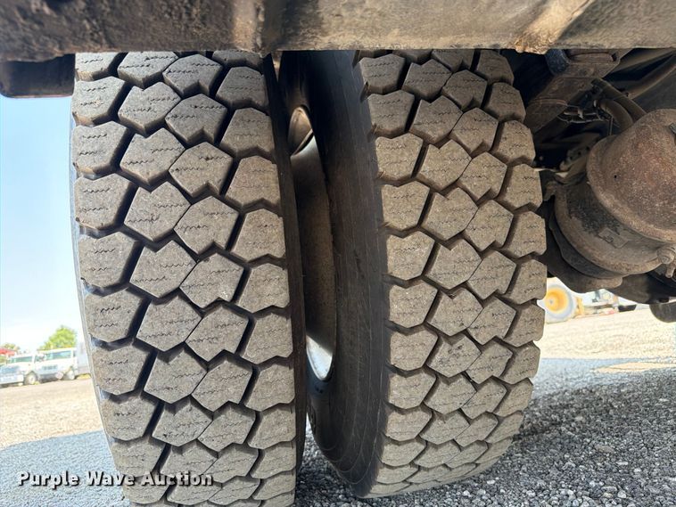 image for item FB5041 2012 Freightliner Business Class M2 fuel / lube truck