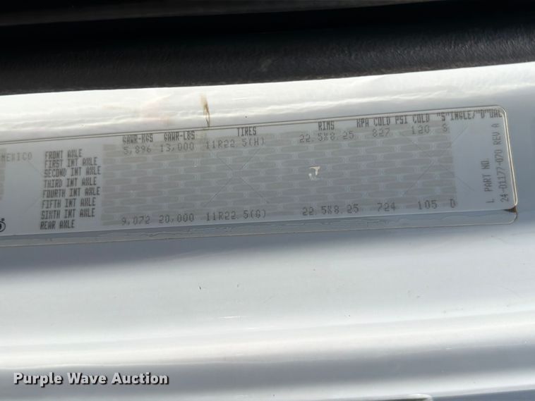 image for item FB5041 2012 Freightliner Business Class M2 fuel / lube truck