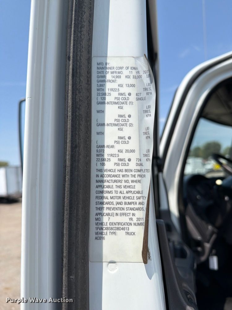 image for item FB5041 2012 Freightliner Business Class M2 fuel / lube truck