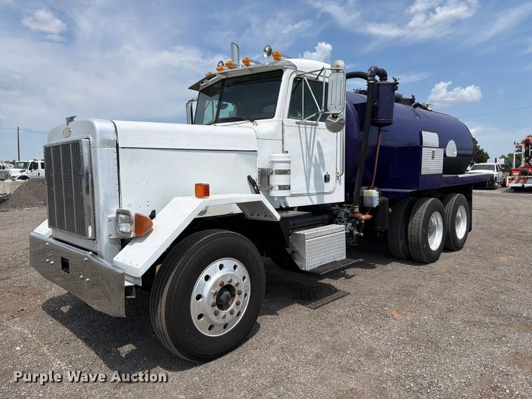 1997 Peterbilt 357 vacuum truck