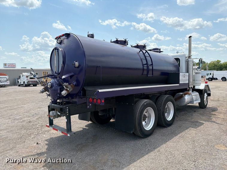 image for item FB5043 1997 Peterbilt 357 vacuum truck