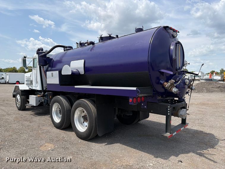 image for item FB5043 1997 Peterbilt 357 vacuum truck