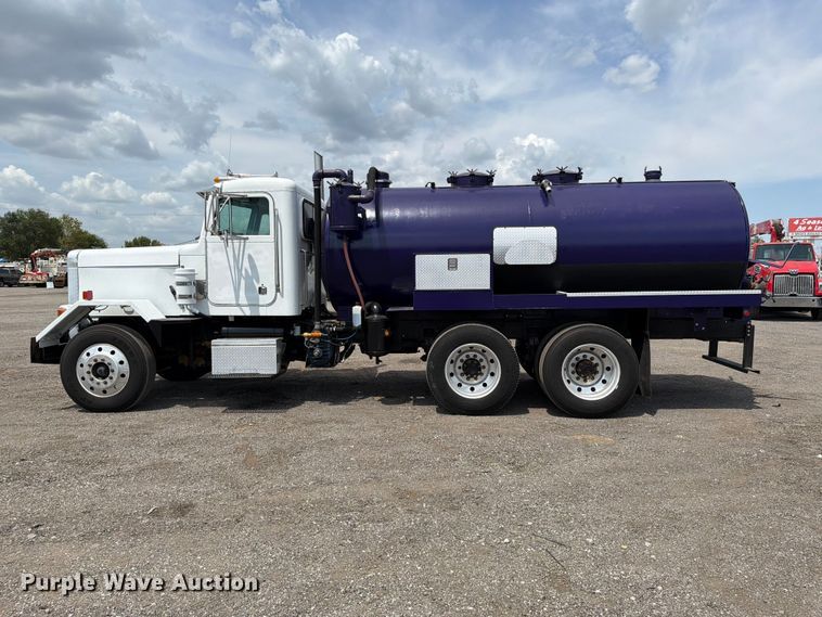 image for item FB5043 1997 Peterbilt 357 vacuum truck