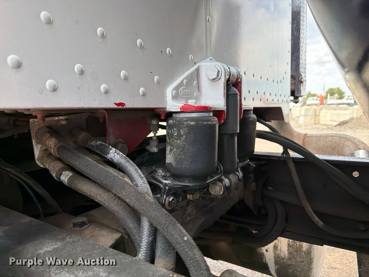image for item FB5043 1997 Peterbilt 357 vacuum truck