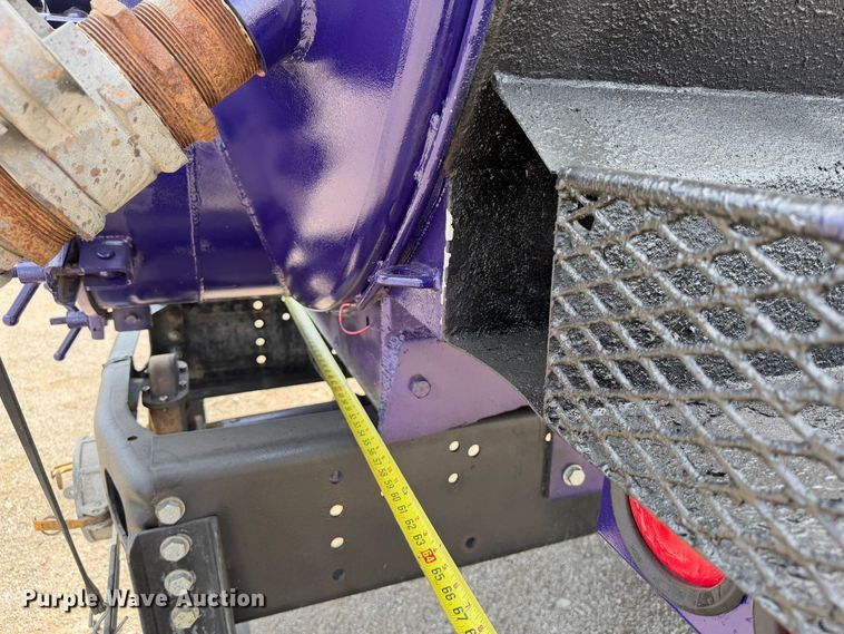 image for item FB5043 1997 Peterbilt 357 vacuum truck
