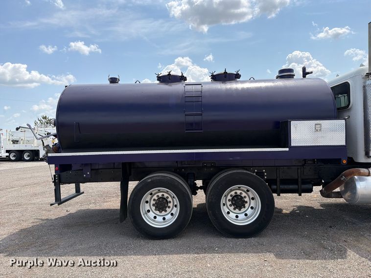 image for item FB5043 1997 Peterbilt 357 vacuum truck