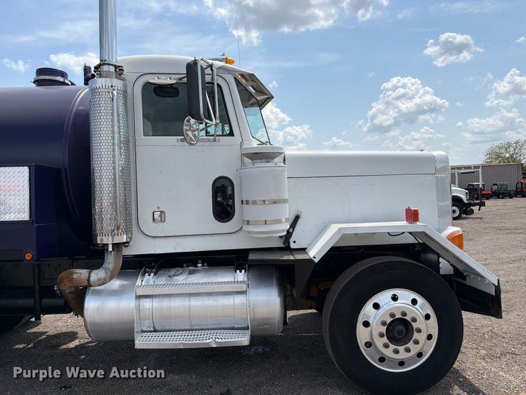 image for item FB5043 1997 Peterbilt 357 vacuum truck