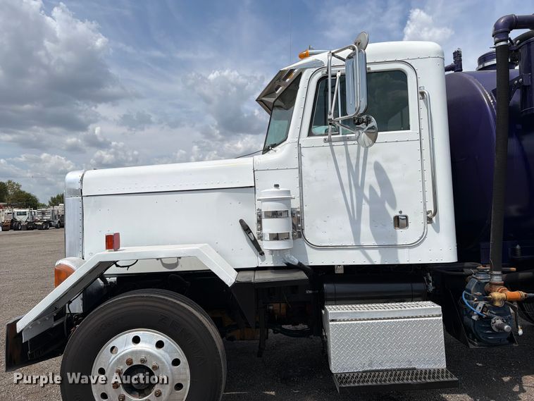 image for item FB5043 1997 Peterbilt 357 vacuum truck