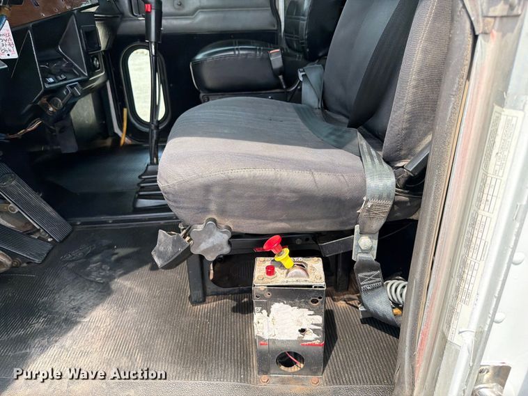 image for item FB5043 1997 Peterbilt 357 vacuum truck