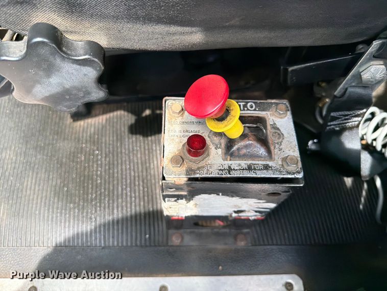 image for item FB5043 1997 Peterbilt 357 vacuum truck