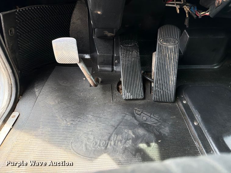 image for item FB5043 1997 Peterbilt 357 vacuum truck