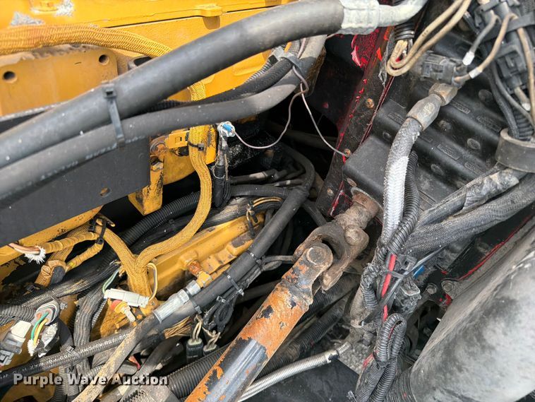 image for item FB5043 1997 Peterbilt 357 vacuum truck