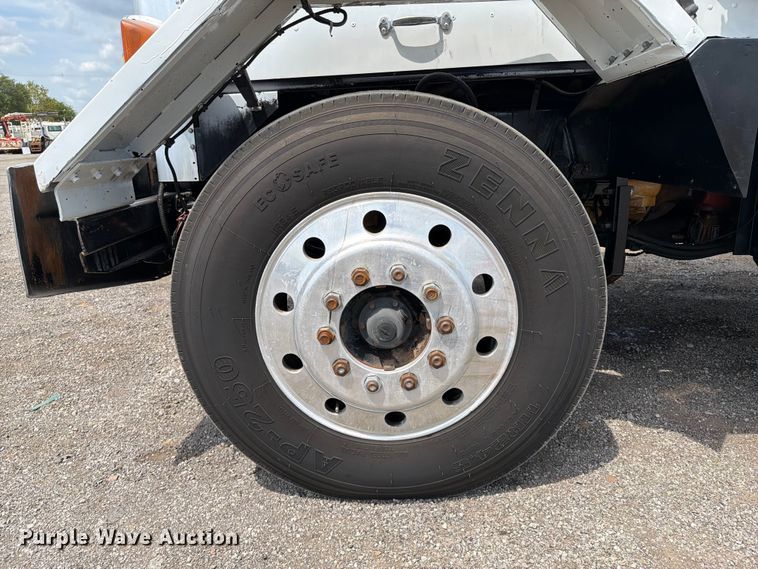 image for item FB5043 1997 Peterbilt 357 vacuum truck