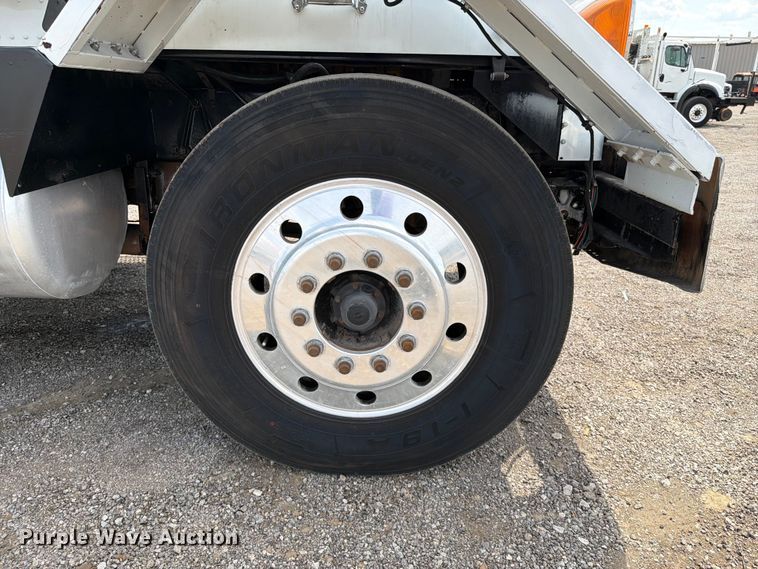 image for item FB5043 1997 Peterbilt 357 vacuum truck