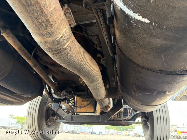 image for item FB5043 1997 Peterbilt 357 vacuum truck