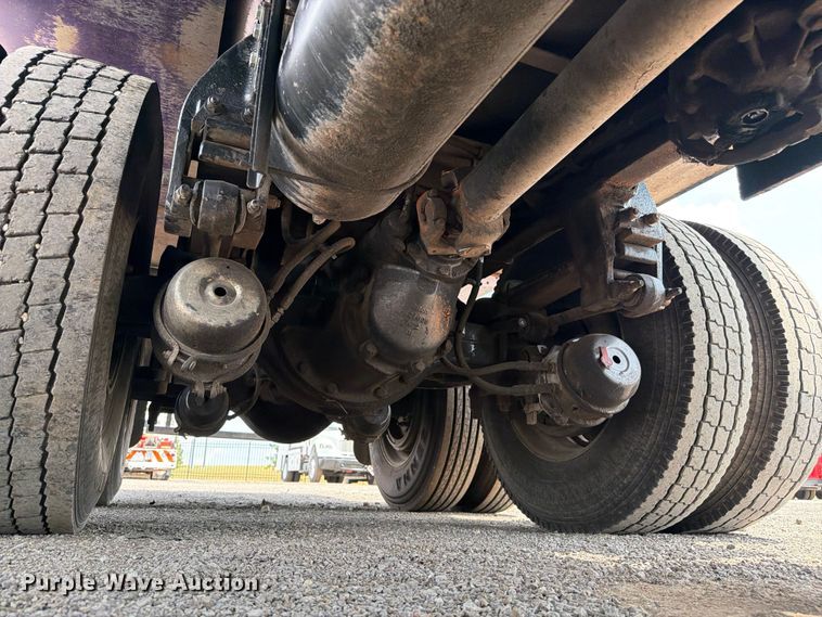 image for item FB5043 1997 Peterbilt 357 vacuum truck