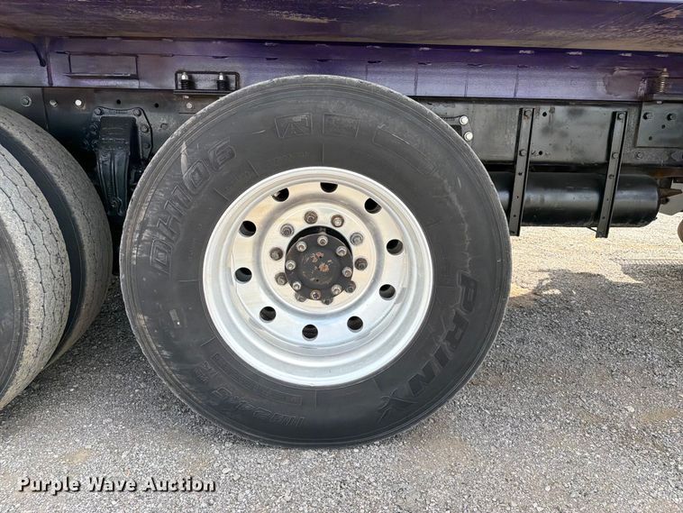 image for item FB5043 1997 Peterbilt 357 vacuum truck