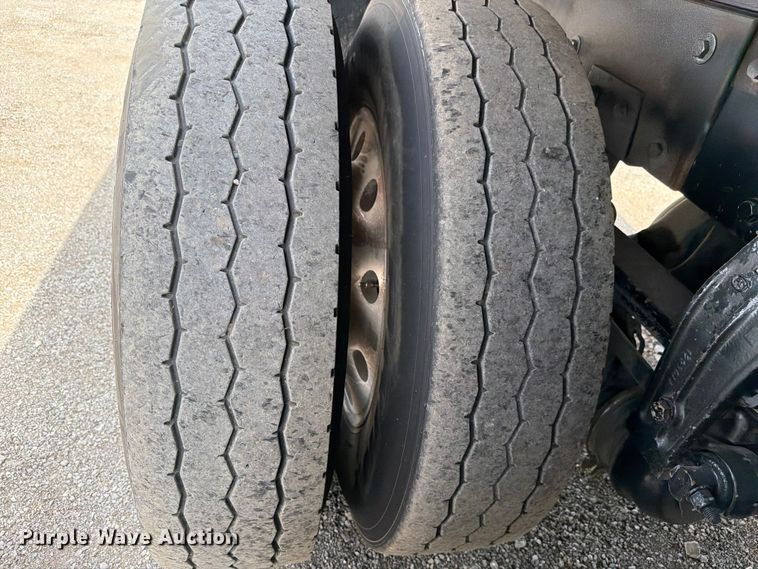 image for item FB5043 1997 Peterbilt 357 vacuum truck