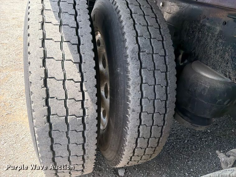 image for item FB5043 1997 Peterbilt 357 vacuum truck