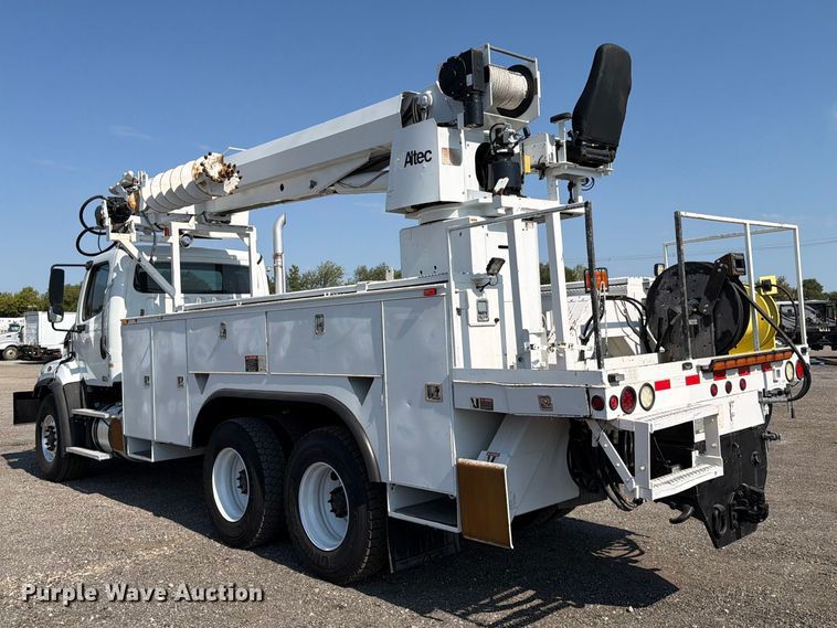 image for item FB5048 2013 Freightliner 114SD digger derrick truck