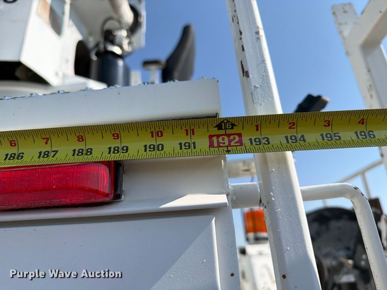 image for item FB5048 2013 Freightliner 114SD digger derrick truck