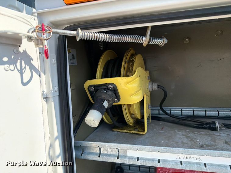 image for item FB5048 2013 Freightliner 114SD digger derrick truck